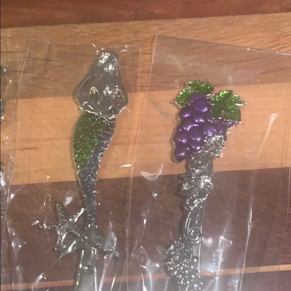 Four decorative GANZ cheese spreaders mermaid birds grapes